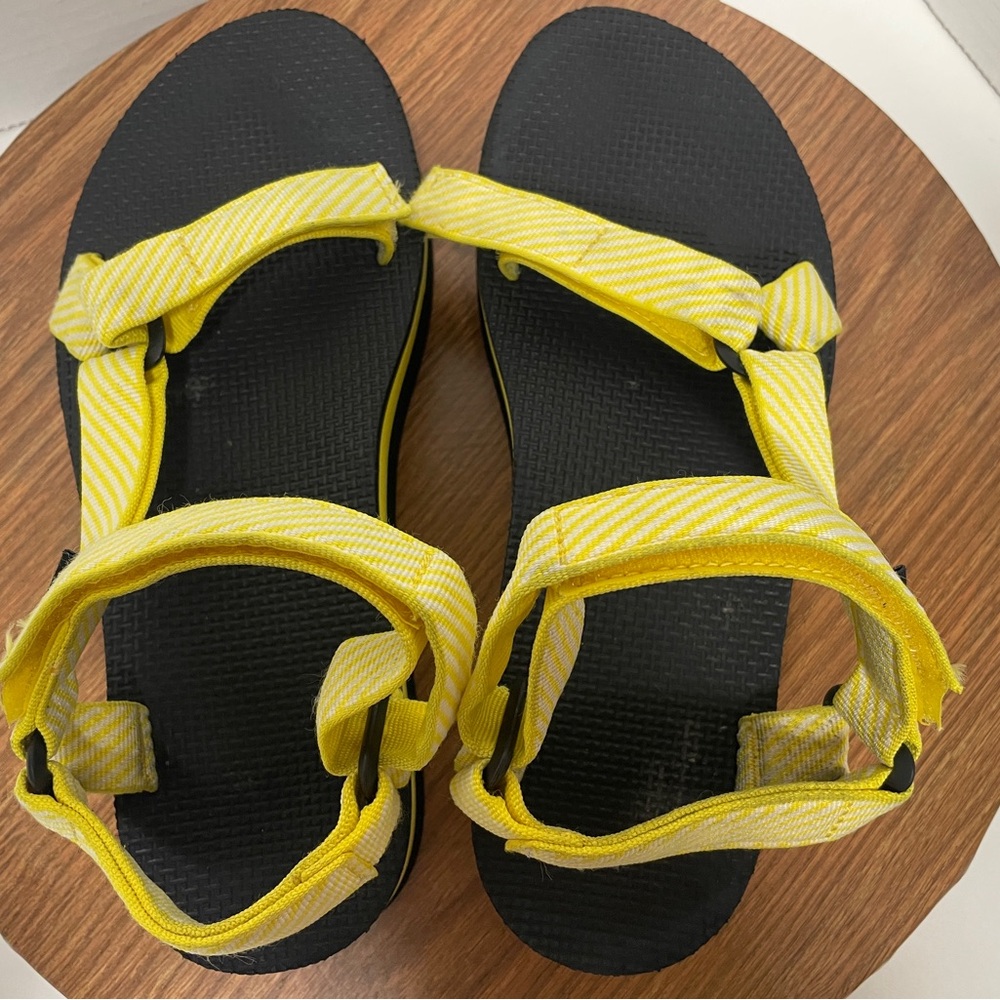 Teva Flatform Universal Black/Yellow Stripe Candy Platform Sandal